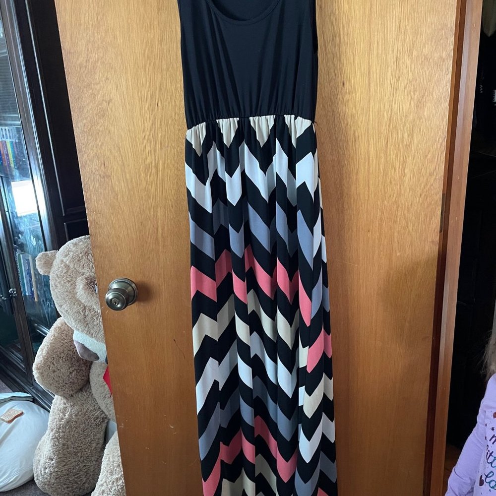 Patterned Maxi Dress - Picture 3 of 3